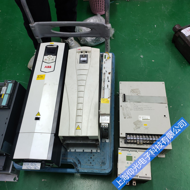 包裝行業(yè)Abb變頻器專業(yè)現(xiàn)場維修-acs800白變頻器報警FF38維修